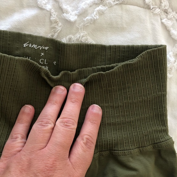 NWOT FREE PEOPLE MOVEMENT BIKER SHORTS, size m/l - Picture 3 of 4